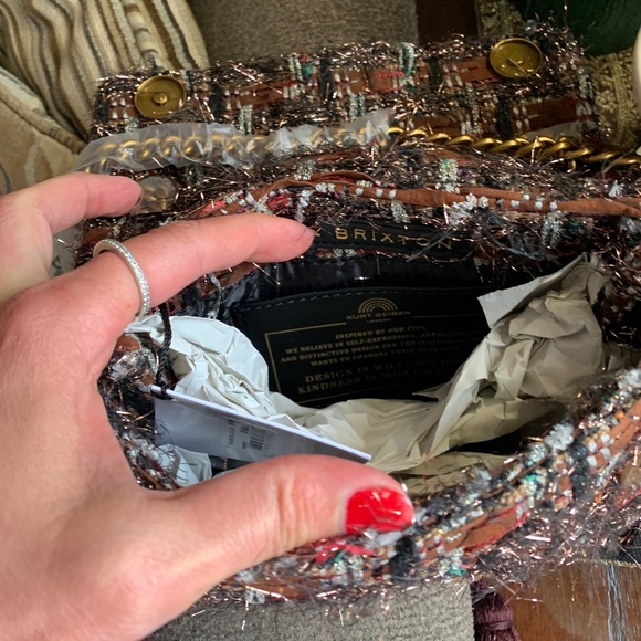 SOLD⛔️Authentic KURT GEIGER LONDON Tweed lock flowers crystal flap fringe Crosb - Picture 8 of 14